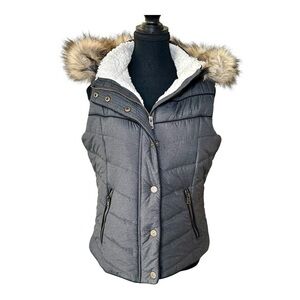 Aeropostale Women’s Gray Quilted Vest with Faux Fur Hood, Full Zip,Size XL, NTW
